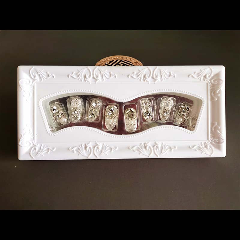 Luxury Crystal Press On Nail Set – Silver Rhinestone Nails