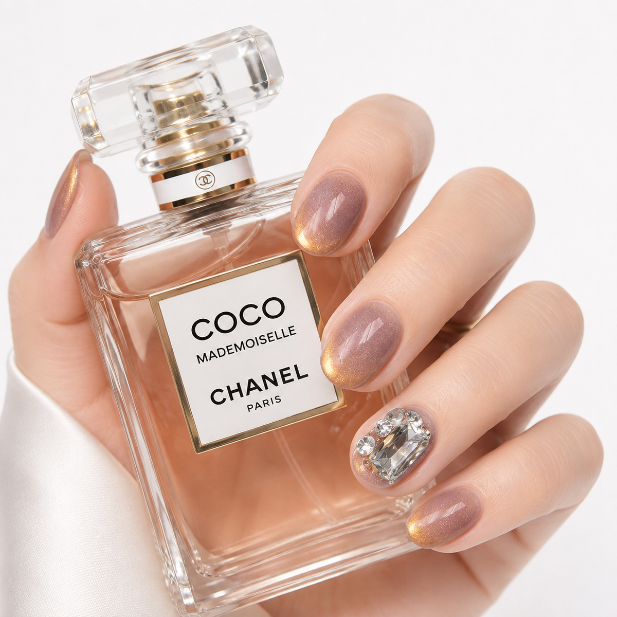 Luxury brown shimmer press on nails with statement crystal nail