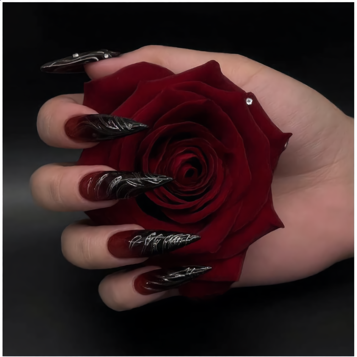 Blood Red & Black Gothic Stiletto Press-On Nails – Vampire Ombre