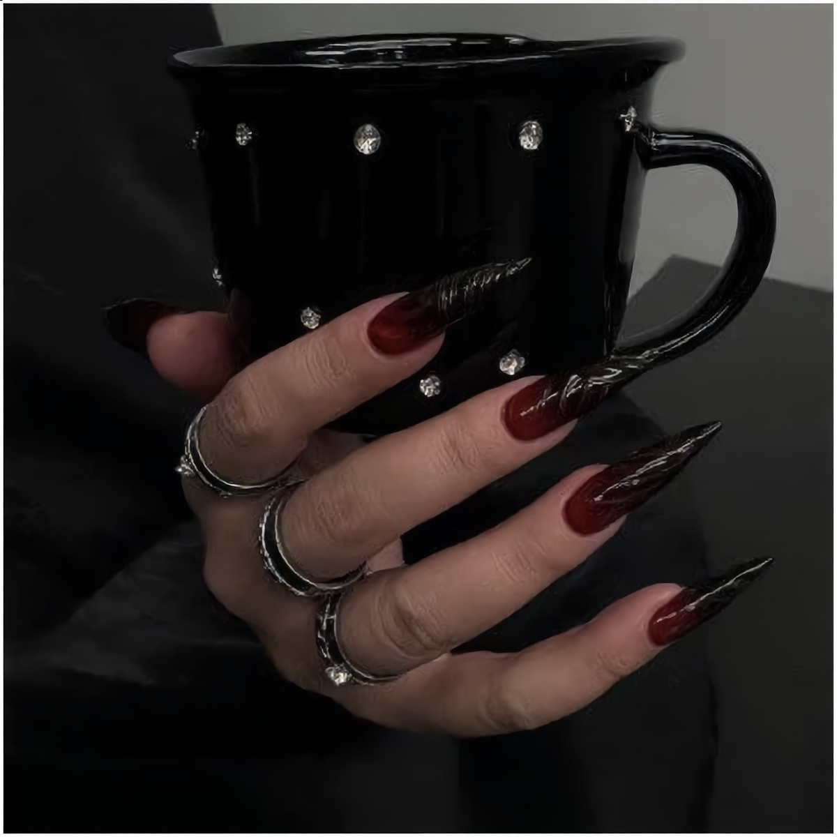 Blood Red & Black Gothic Stiletto Press-On Nails – Vampire Ombre