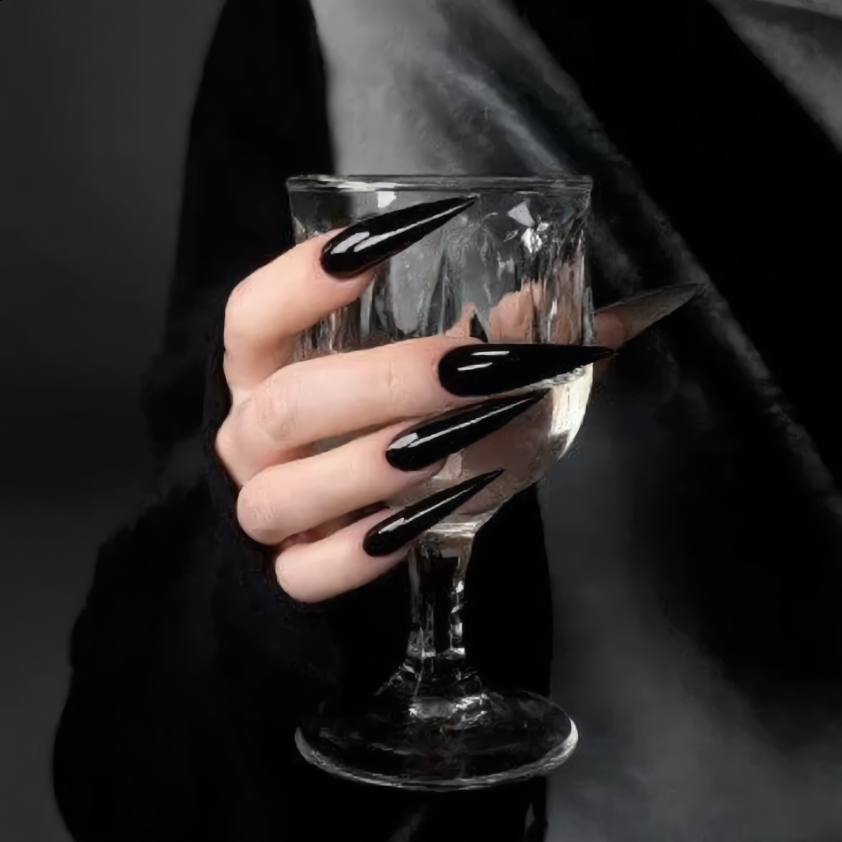 Glossy Black Stiletto Press-On Nails – Gothic Vampire Nails